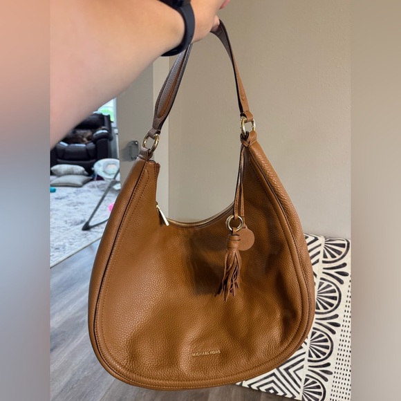 MICHAEL Michael Kors
Lydia Large Leather Hobo - Picture 8 of 13